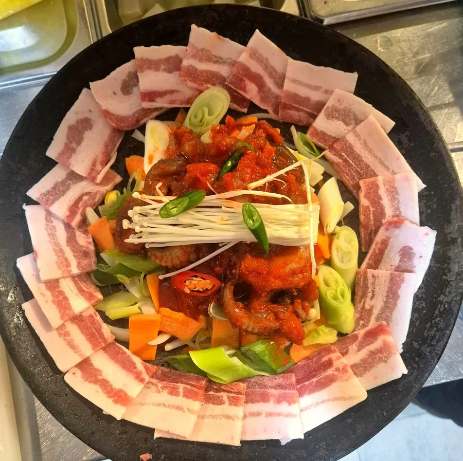 청담채 쭈삼(주꾸미 삼겹살)