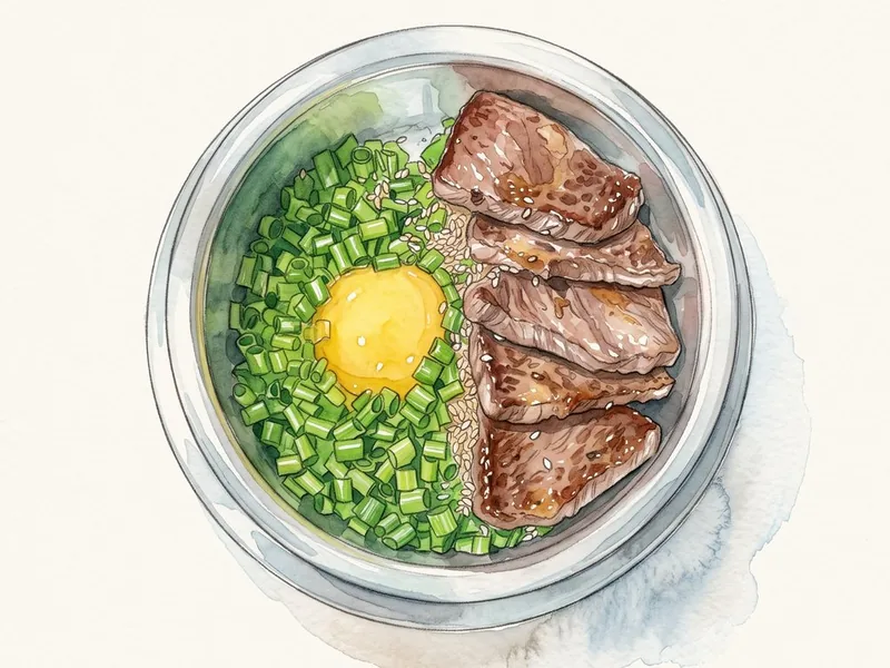 청담채 갈비살 솥밥 일러스트 — 솥밥 위에 구운 갈비살과 노른자, 쪽파